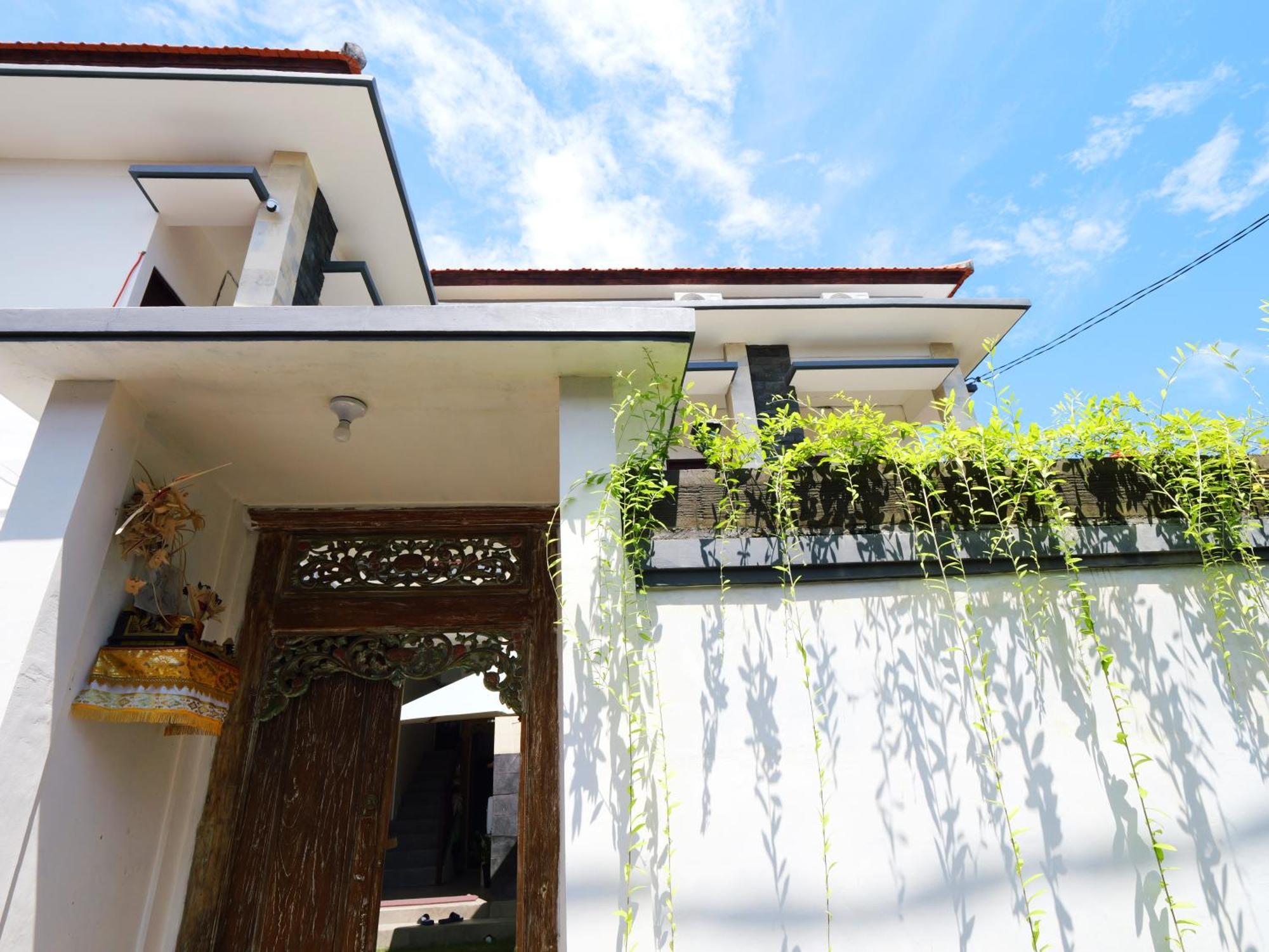 Ken Ken Guest House Seminyak  Exterior photo