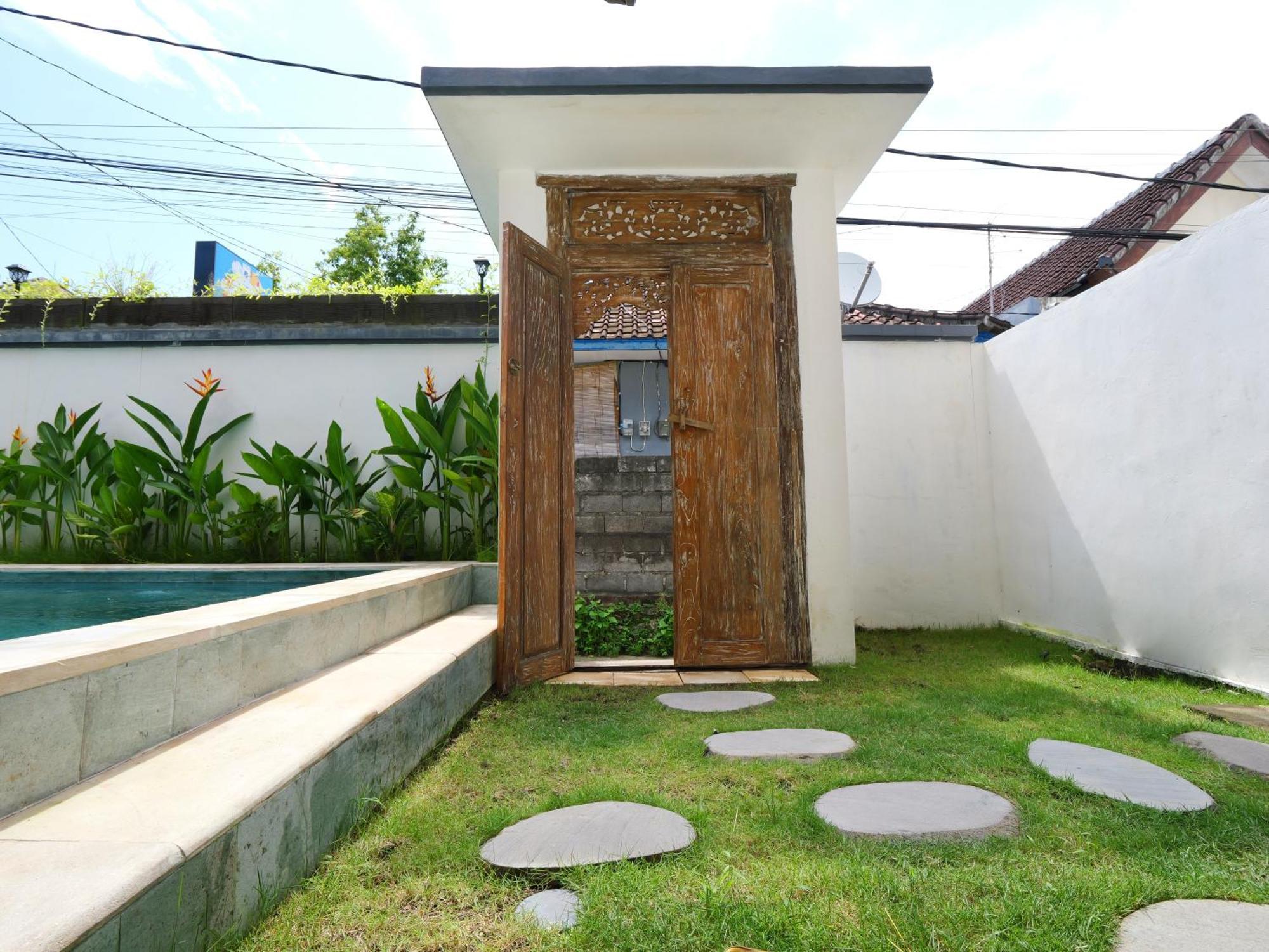 Ken Ken Guest House Seminyak  Exterior photo